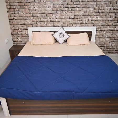 Staeg Heart Of City 2Bhk - 201 Индаур Экстерьер фото