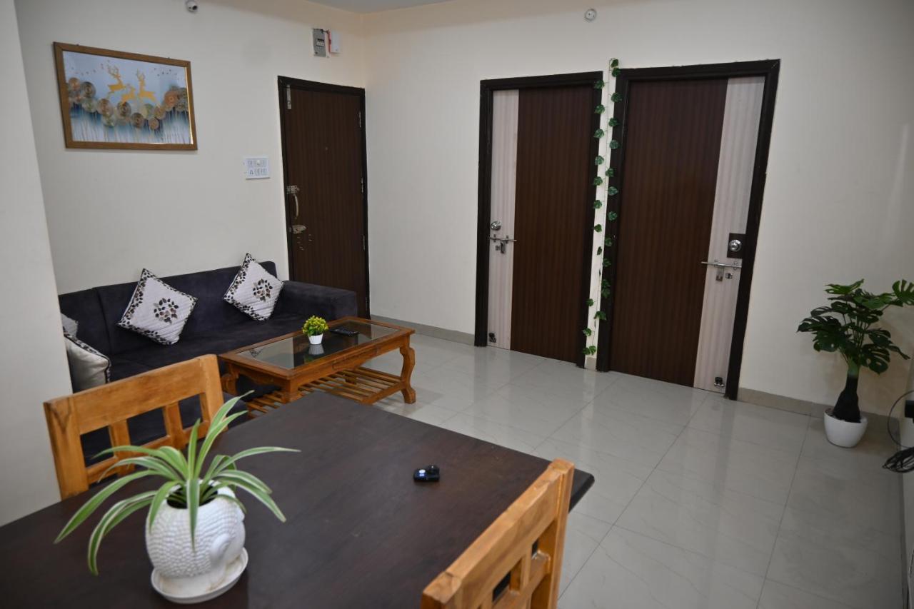 Staeg Heart Of City 2Bhk - 201 Индаур Экстерьер фото